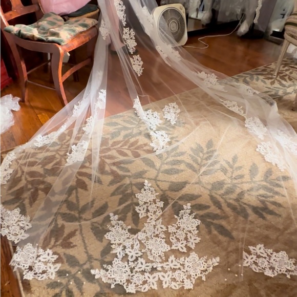 Custom-made handcrafted cathedral veil! - Picture 13 of 16